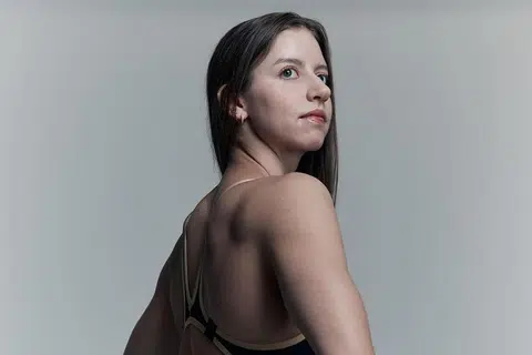 Perenang sensasi Amerika, Kate Douglass. 