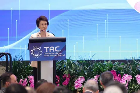 Menteri Negara Kanan (Perdagangan dan Perusahaan merangkap Kebudayaan, Masyarakat dan Belia), Cik Low Yen Ling, dalam Sidang Kemuncak TAC 2026, pada 9 April di Hotel Grand Copthorne Waterfront.