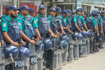 Pasukan keselamatan terus mengawal keadaan di seluruh negara dan perintah berkurung masih berkuatkuasa di Bangladesh.