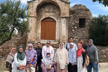 Tempat bersejarah di ‘Old Madrasa of Athens’ peninggalan dari era Empayar Ottoman yang telah dibina pada abad 1721 menjadi salah satu lokasi menarik yang harus dikunjungi di Greece. 