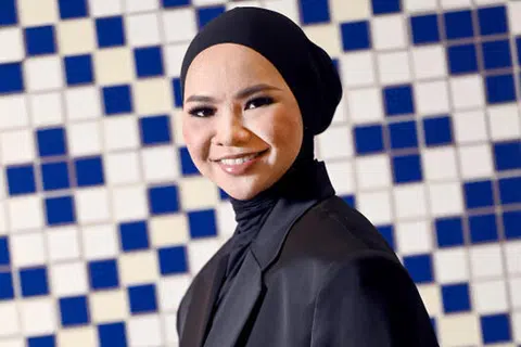 Aina Abdul bermandi keringat dan air mata untuk melaksanakan konsert jelajahnya kerana tidak semudah mana mendapatkan penaja.