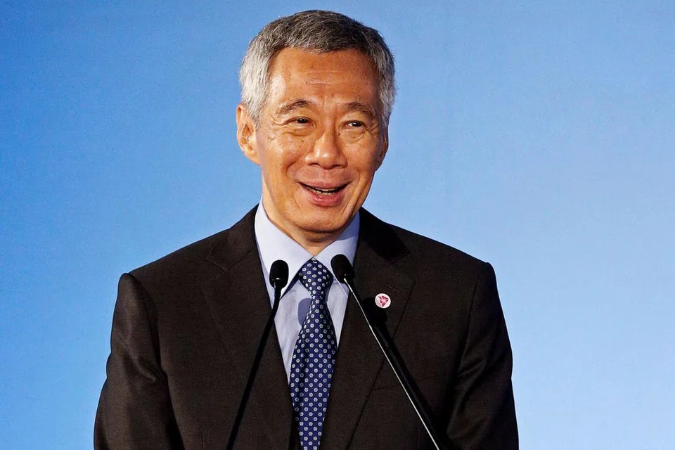 ENCIK LEE HSIEN LOONG: Bakal bertukar pandangan dengan Presiden Indonesia Joko Widodo mengenai usaha memperkukuh hubungan dua hala serta perkembangan serantau dan sejagat.- Foto fail