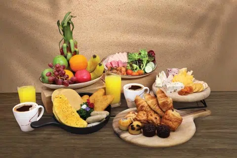 Antara menu sahur Royal Plaza On Scotts.