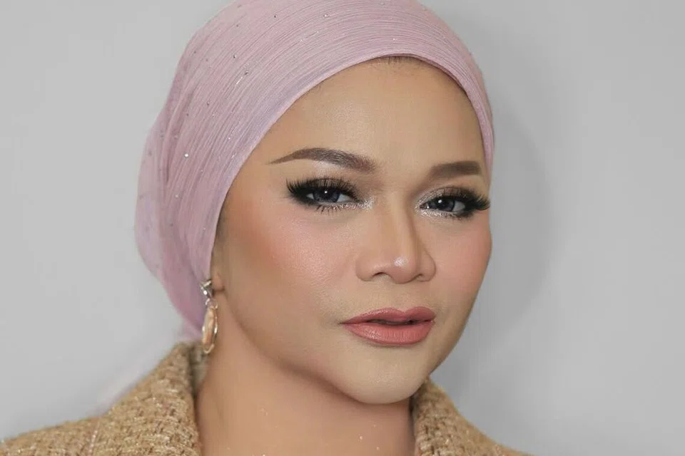 Anak seni Singapura, Nana Karia, akur terkejut dengan kesibukan jadual padat mempromosikan lagu terbaru, ‘Biar Gambar Bicara’ di Malaysia, lantas memberikan pengalaman baru sepanjang tiga dekad dalam dunia seni suara.