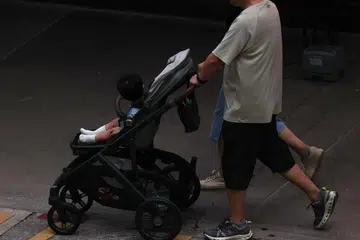 Menurut Jabatan Statistik, jumlah kadar kesuburan (TFR) masyarakat Melayu telah merosot daripada 1.58 pada 2024 kepada 1.53 pada 2025. 