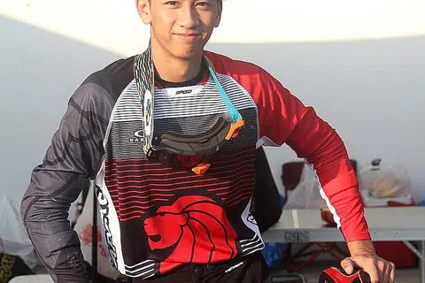 DANA RINGANKAN BELANJA: Atlet BMX negara, Mas Ridzwan Muhammad Ali, berharap suntikan dana sukan Temasek Foundation Inspire Fund (TFIF) ini boleh membantunya membuat persiapan yang lebih baik apabila menyertai pertandingan peringkat antarabangsa yang dibuka semula. - Foto fail ST