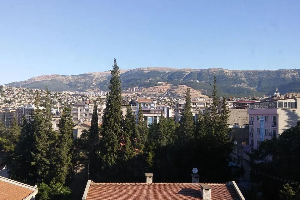 BANDAR MARASH: Di sinilah festival pertandingan diadakan dengan berlatarbelakangkan pemandangan indah pergunungan Ahir.