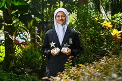 Pembahas Terbaik Peringkat Akhir Bahas 4PM (Sekolah Menengah), Nafeesah Mohammed Hadi, mendapat motivasi menjadi pembahas yang gigih hasil dorongan ibunya, pakar motivasi Islam, Ustazah Shameem Sultanah, yang juga bekas pembahas.