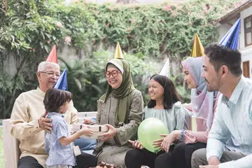 BERGANTUNG KEPADA GAYA HIDUP ANDA: Pilih pelan CPF LIFE yang sejajar dengan gaya hidup yang anda mahukan semasa persaraan nanti, dan di dalam kemampuan anda