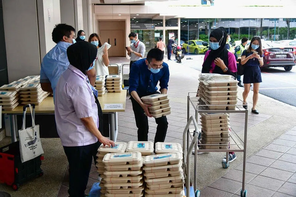 Daya usaha #SGUnited Buka Puasa melibatkan sembilan agensi yang antaranya termasuk Majlis Ugama Islam Singapura (Muis), Roses of Peace, Persatuan Rakyat, Yayasan Rahmatan Lil' Alamin (RLAF) dan masjid-masjid di Singapura.