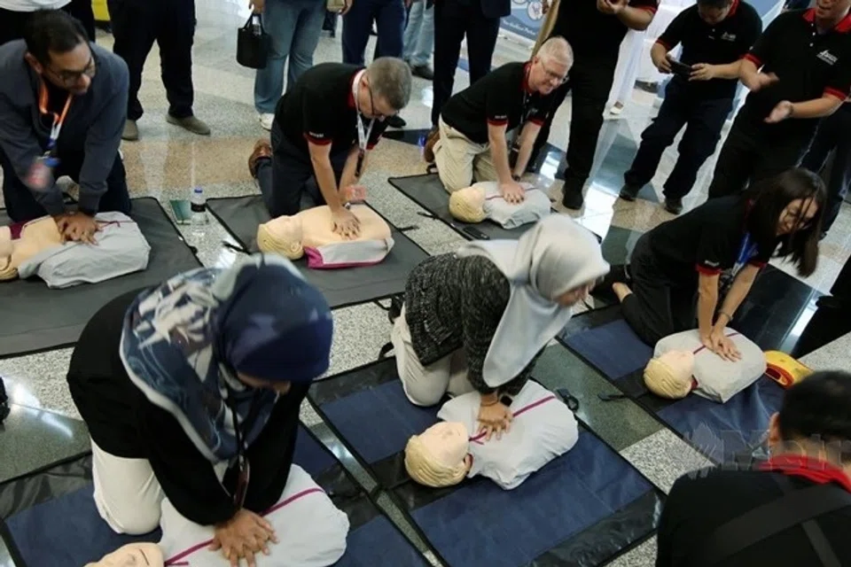 lapangan terbang, kecemasan, segera