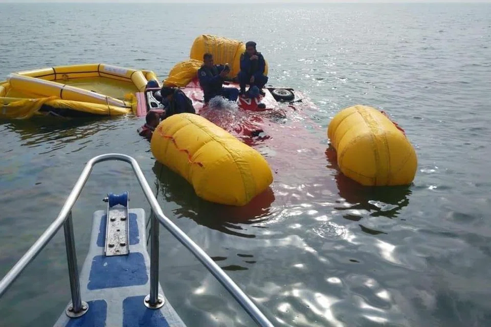 Pesawat helikopter milik Agensi Penguatkuasaan Maritim Malaysia terhempas di Pulau Angsa, Selangor, pada 5 Mac. 