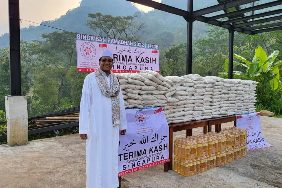 Majlis Pemberian Fidyah bersama Ustaz Dr Leyaket Ali di Kulon Progo, Yogyakarta, Indonesia, pada tahun 2022.