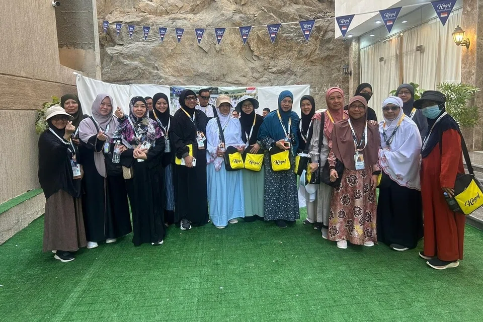 Hagel Travel & Tours memastikan segala keperluan jemaah diurus secara rapi, sistematik dan profesional, agar ibadah haji dapat dilaksanakan dengan lebih tenang dan teratur.