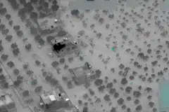 KESAN OPERASI: Foto yang diterbitkan Jabatan Pertahanan Amerika tunjukkan tapak kediaman pemimpin ISIS di Syria selepas operasi oleh Pasukan Gerakan Khas AS. - Foto AFP