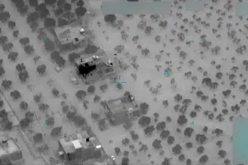 KESAN OPERASI: Foto yang diterbitkan Jabatan Pertahanan Amerika tunjukkan tapak kediaman pemimpin ISIS di Syria selepas operasi oleh Pasukan Gerakan Khas AS. - Foto AFP