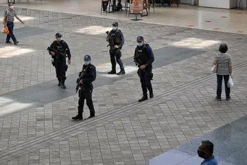 TINGKAT PANTAUAN: Keupayaan kumpulan pengganas untuk beroperasi dan merekrut di Singapura atau merancang serangan di negara telah terbatas, kata penganalisis. - Foto fail