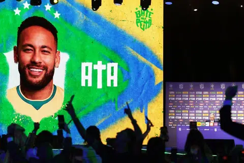 Jurulatih Brazil, Carlo Ancelotti, telah menamakan Neymar daripada Santos dalam skuadnya bagi Piala Dunia semasa sidang akhbar pada 18 Mei.