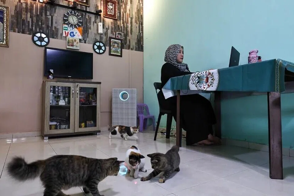 Sejak dasar kerja dari rumah (BDR) dilaksanakan buat  penjawat awam bermula 15 April, kadar permohonan cuti sakit menurun 30 peratus di Selangor. 