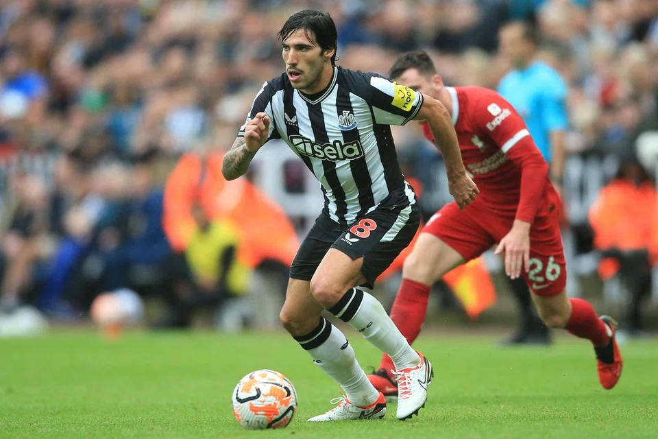 TUNGGAK JENTERA MIDFIELD: Sandro Tonali merupakan pemain yang mampu mempengaruhi perlawanan. 