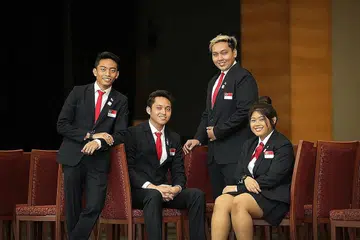 WAKIL NEGARA: (Dari kiri) Encik Abdul Syafiq Abdullah, Encik Muhammad Nuh Mohamed Zan, Encik Farhan Hanis dan Cik Noorasyiqah Roseli yang akan berangkat ke Kazan, Russia, bagi Pertandingan WorldSkills (WSC) yang akan diadakan pada 22 Ogos nanti. - Foto BH oleh GIN TAY