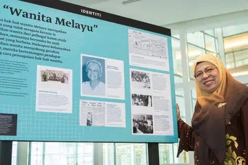 PERJUANGAN WANITA: Cik Fatimah Azimullah merupakan antara perintis wanita Melayu yang membantu dalam memperjuangkan hak wanita Melayu terutama dalam aspek pendidikan menerusi penglibatannya dalam Persatuan Pemudi Islam Singapura (PPIS). - Foto BH oleh SYAMIL SAPARI