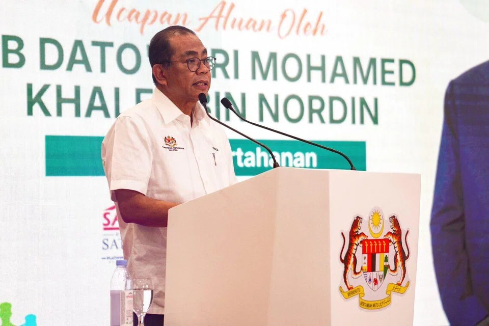 Menteri Pertahanan Malaysia, Datuk Seri Mohamed Khaled Nordin