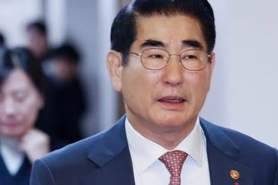 Menteri Pertahanan Korea Selatan, Encik Kim Yong-hyun, anggota pertama Kabinet yang hilang jawatan sejak pengisytiharan mengejut undang-undang tentera yang singkat oleh Presiden Yoon Suk Yeol, pada malam 3 Disember.