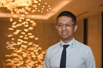 Superintenden (CNB) (1), Encik Taufiq Abdul Azim Mohamed Azmai, bertugas sebagai penolong pengarah (operasi) perancangan dan dasar di Biro Narkotik Pusat (CNB). 