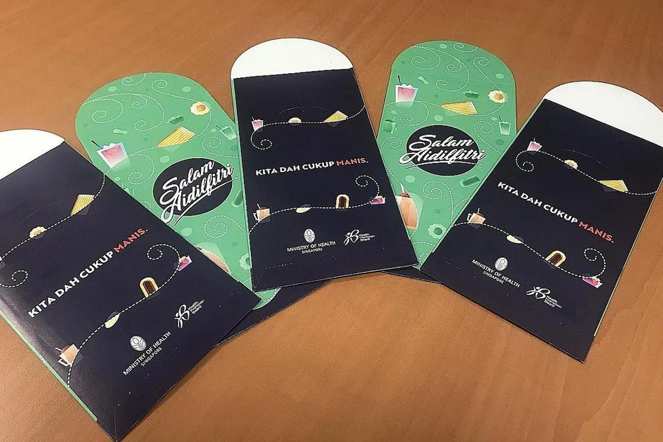 GALAK KURANG MANIS: Sampul duit ini yang dikeluarkan HPB dan Kementerian Kesihatan (MOH) merupakan satu lagi cara meningkatkan kesedaran mengenai usaha mengurangkan pengambilan gula dalam makanan dan minuman. - Foto BH oleh FARID HAMZAH