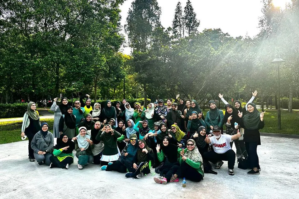 GAYA HIDUP SIHAT: Kelas Zumba kendalian Encik Khairi diadakan di beberapa tempat di Singapura. Ini termasuk di Tampines, Sengkang, Choa Chu Kang dan akan datang di Woodlands.