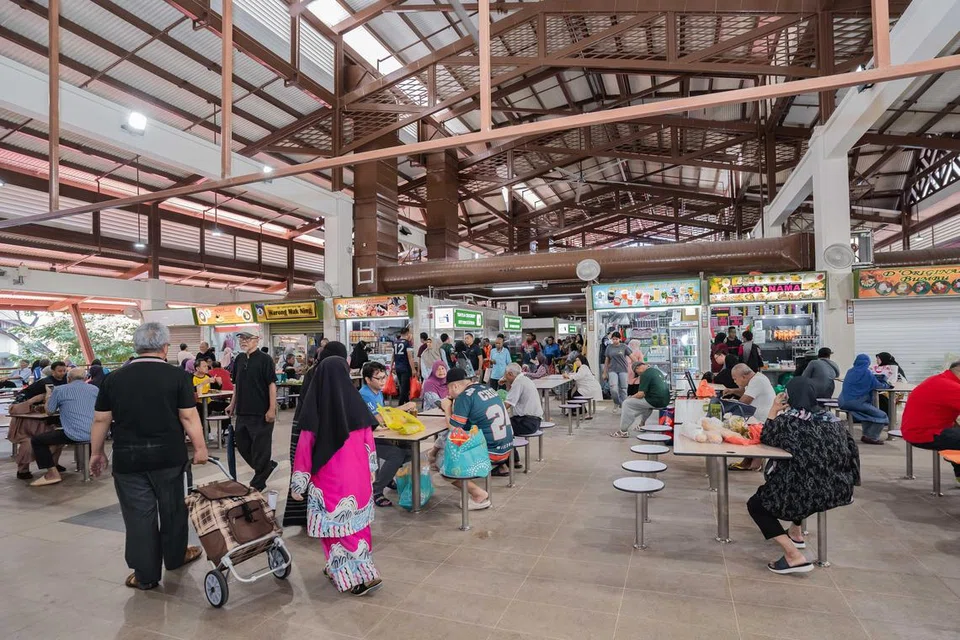 Pasar dan Pusat Makanan Geylang Serai kini dibuka semula pada 1 November, selepas tiga bulan ditutup kerana kerja-kerja naik taraf.