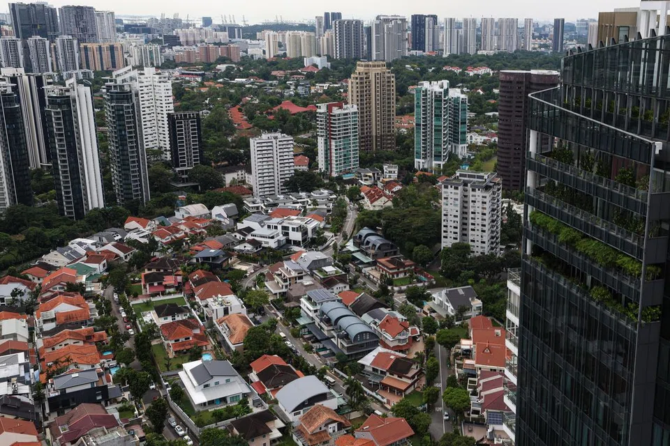 PULANGAN STABIL: Rumah privet terus menjadi pilihan pelaburan yang selamat dan stabil bagi ramai pelabur di Singapura. 