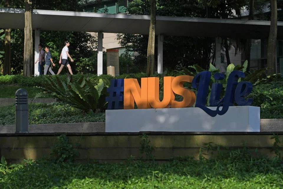 Alahai... pelajar NUS tiru dalam peperiksaan... - Foto fail