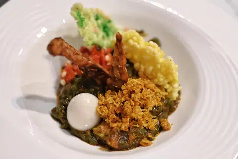 MODEN: Risoto Ayam Buah Keluak hidangan progresif kaum Peranakan dan Italy.