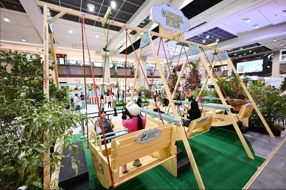 Pesta Taman Singapura, Singapore Garden Festival, Takashimaya Square, Guinness World Record, Most Flower on a Swing, NParks