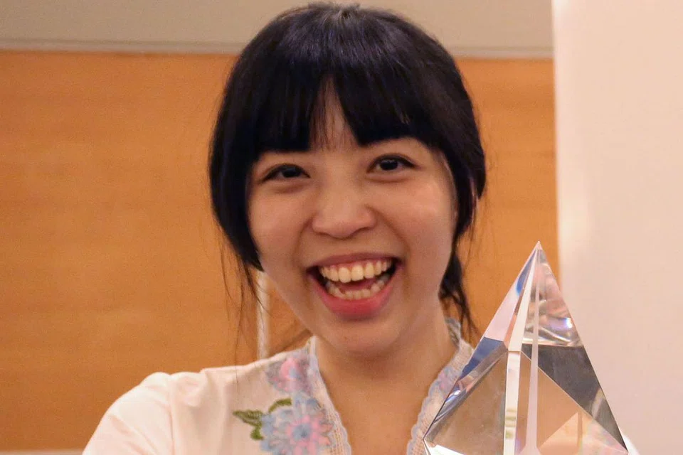 "Saya berharap agar karya saya ini dapat menyelitkan sedikit kesedaran dalam diri pembaca (tentang kurangnya interaksi dan komunikasi antara anggota keluarga)." - Cik Clarissa Nathania Goenawan, pemenang tempat kedua. 