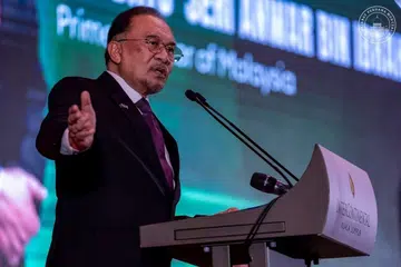 M’sia, insiden hidang arak, Menteri, kementerian pelancongan diberi amaran keras