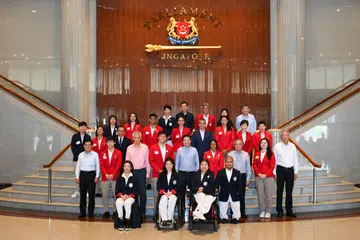 Seramai 17 atlet Olimpik dan Paralimpik Pasukan Singapura temasya Paris 2024 menghadiri usul Parlimen pada 16 Oktober 2024. 