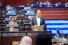 Perdana Menteri Malaysia, Datuk Seri Anwar Ibrahim, pada 2 Julai di Dewan Rakyat menafikan sebarang hubung kait Tabung Kewangan Antarabangsa (IMF) dalam keputusan kerajaan melaksanakan penyasaran subsidi diesel yang bermula 10 Jun lalu.