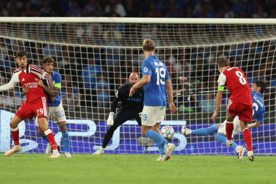Kapten Arsenal, Martin Odegaard, menjaringkan gol tunggal pasukannya ketika menentang Napoli dalam aksi Liga Juara-Juara UEFA di Stadium Diego Armando Maradona, Naples, Italy, pada 9 September 2026.