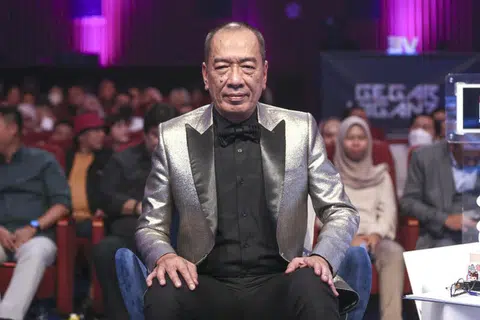BUKAN HARI RAYA: Datuk Ramli MS, selaku ketua juri berpesan kepada peserta All Stars Gegar Vaganza agar menjaga mutu suara dan persembahan sebab tidak boleh anggap lagi persembahan bak ‘Hari Raya’ di mana mereka diberi pelepasan untuk menyanyi mengikut sesuka hati.