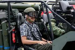 Wartawan Berita Harian (BH), Syed Muhammad Firdaus, berkongsi pengalaman menaiki kenderaan Light Strike Vehicle semasa acara media untuk Perbarisan Hari Kebangsaan (NDP) di Padang pada 21 Jun. 