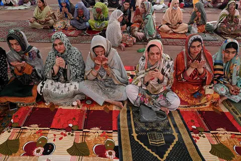 SEBAR DAKWAH: Kedudukan wanita dalam Islam terbukti oleh perjuangan beberapa tokoh bersejarah dalam berdakwah menyebarkan ajaran Allah swt.