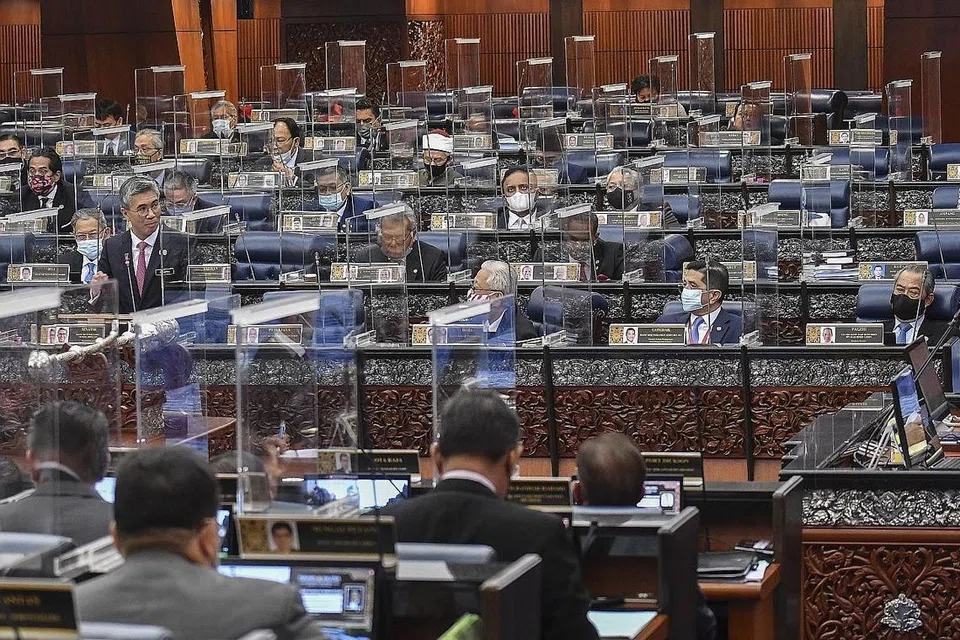 SILAP KIRA UNDI: Parlimen Malaysia dimaklumkan tentang berlaku kesilapan dalam pengiraan undian peruntukan Kementerian Kewangan. - Foto EPA-EFE