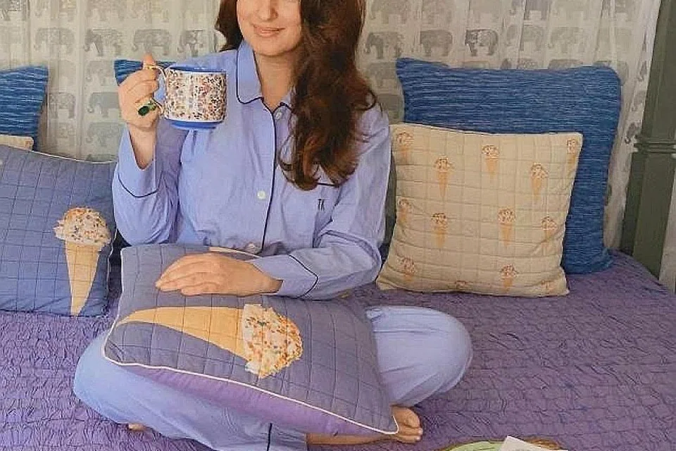 TWINKLE KHANNA: Hilang minat berlakon dengan tumpuan pada bidang penulisan buku, pengendalian firma kandungan digital dan reka hias dalaman. - Foto LAMAN FACEBOOK BOLLYWOODSHAADIS.COM 