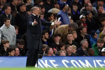 Jurulatih Tottenham, Ange Postecoglou, kini kelihatan lebih terasing daripada penyokongnya sendiri.