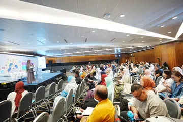 Sekitar 100 orang hadir bagi persidangan keibubapaan anjuran BH pada 2 November di Pusat Konvensyen Suntec dan mendengar pembentangan penceramah undangan, Ustazah Shameem Sultanah.
