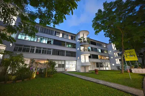 CAPAI HARGA REKOD BARU: Sebuah flat gabungan seluas 176 meter persegi di Moh Guan Terrace di Tiong Bahru mencapai harga rekod baru jualan semula setinggi $1.5 juta pada Jun, meskipun ia hanya mempunyai baki pajakan 48 tahun.