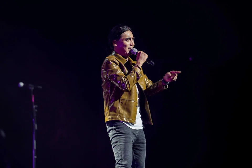 Penyanyi band Setia, Charly Van Houtten, hanya dapat menyanyikan 17 lagu sewaktu konsert ‘Legasi Setia Charly Van Houtten’ yang berlangsung di The Star Theatre pada 26 Oktober.